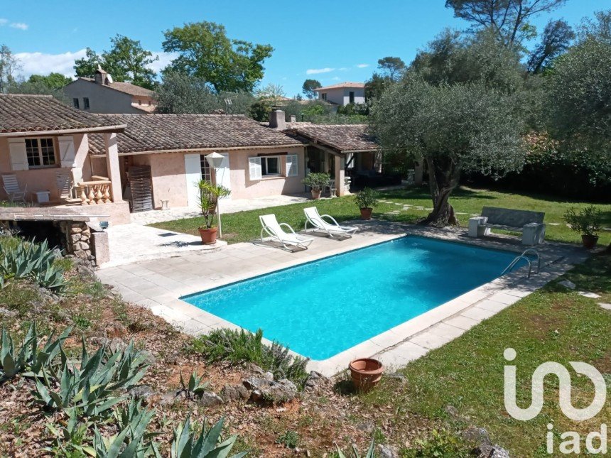 House 5 rooms of 177 m² in Roquefort-les-Pins (06330)