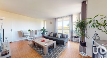 Apartment 3 rooms of 72 m² in Élancourt (78990)