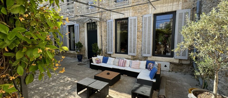 Maison 8 pièces de 162 m² à Nîmes (30000)