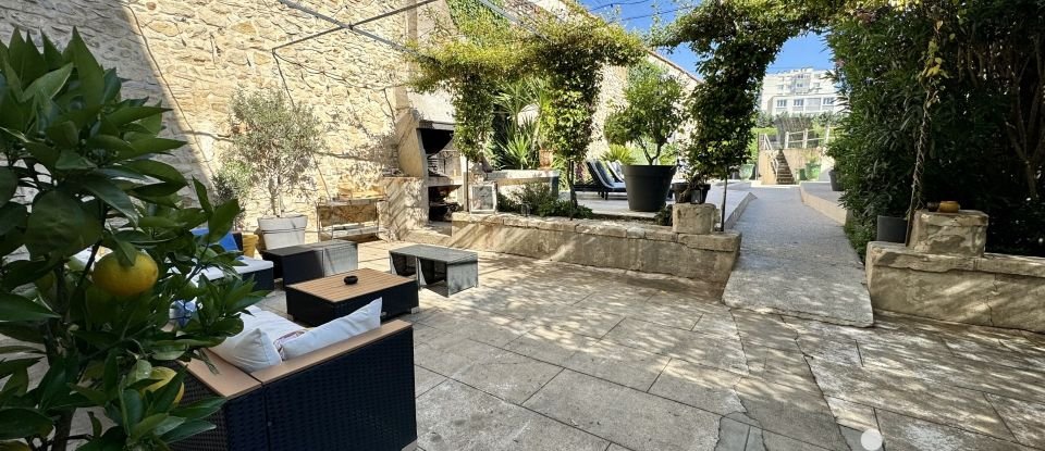 Maison 8 pièces de 162 m² à Nîmes (30000)