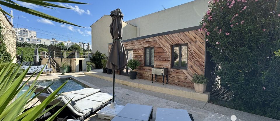 Maison 8 pièces de 162 m² à Nîmes (30000)