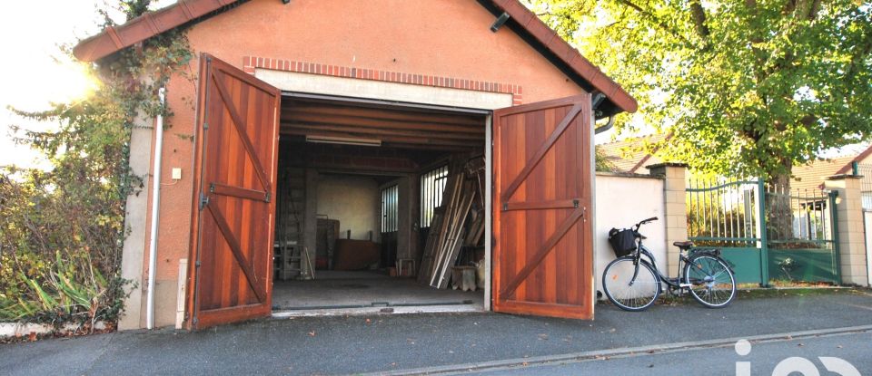 Parking of 56 m² in Ouzouer-sur-Trézée (45250)