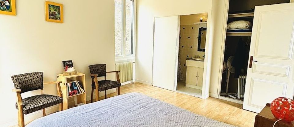 Maison 5 pièces de 200 m² à Puy-l'Évêque (46700)