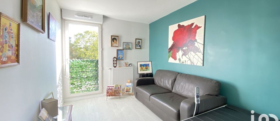 Apartment 4 rooms of 88 m² in Élancourt (78990)