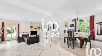 Maison 8 pièces de 230 m² à Villennes-sur-Seine (78670)