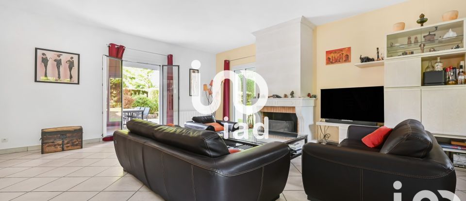 Maison 8 pièces de 230 m² à Villennes-sur-Seine (78670)