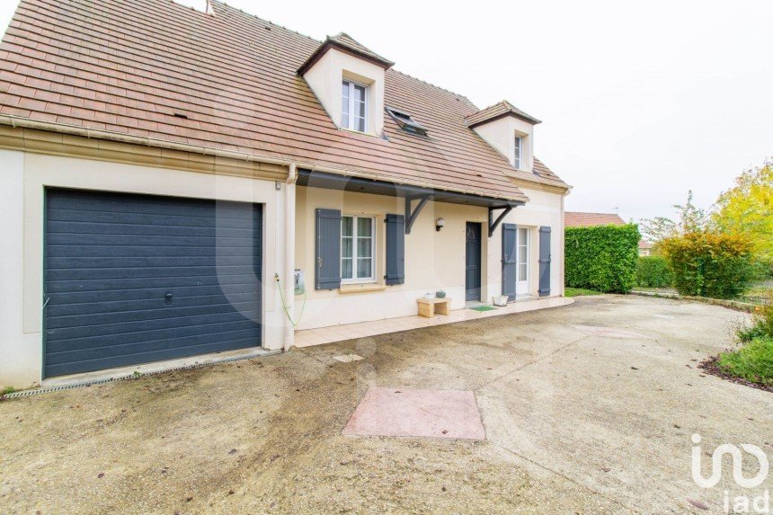 Maison 6 pièces de 135 m² à Cambronne-lès-Ribécourt (60170)