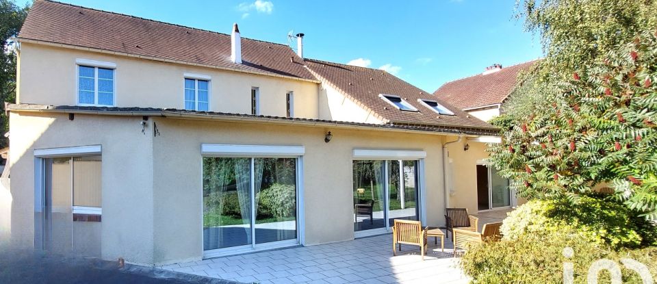 Maison traditionnelle 8 pièces de 290 m² à Chartres (28000)