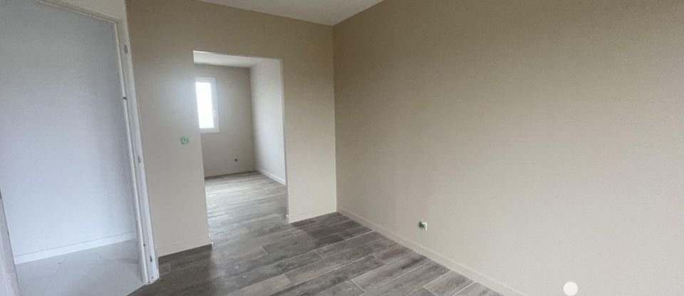 Pavillon 4 pièces de 94 m² à Cours-de-Pile (24520)