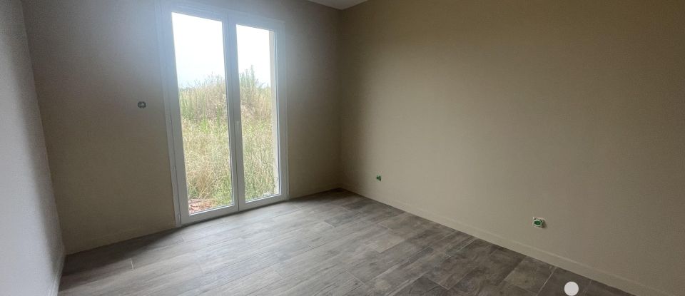 Pavillon 4 pièces de 94 m² à Cours-de-Pile (24520)