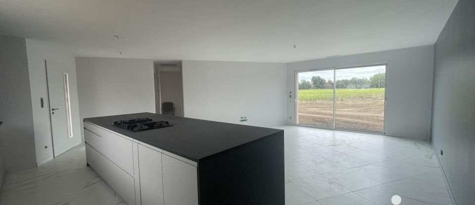 Pavillon 4 pièces de 94 m² à Cours-de-Pile (24520)