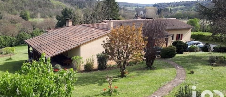 Traditional house 9 rooms of 156 m² in Bergerac (24100)