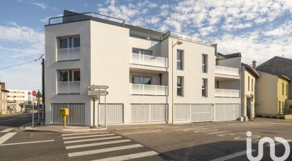 Building in Nancy (54000) of 584 m²