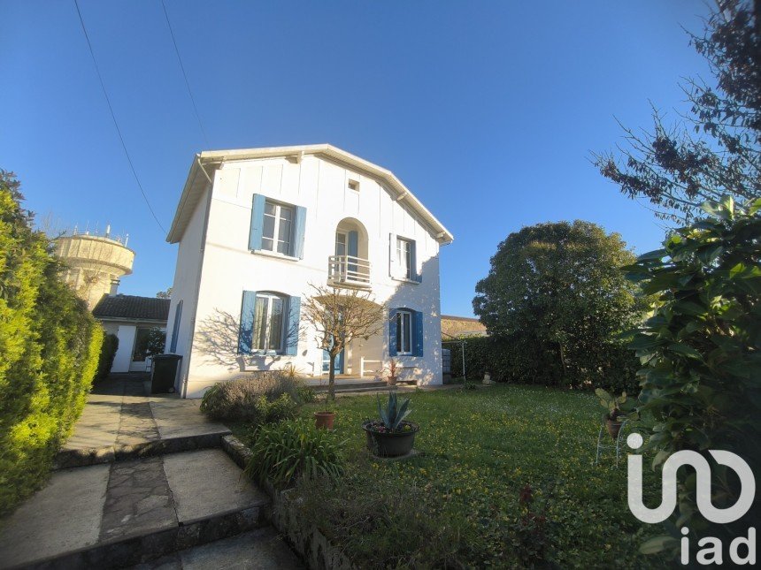 House 5 rooms of 125 m² in Aiguillon (47190)