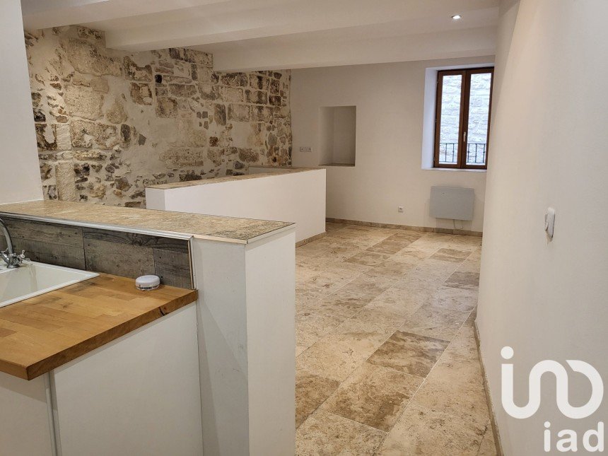 Village house 4 rooms of 114 m² in Aramon (30390)