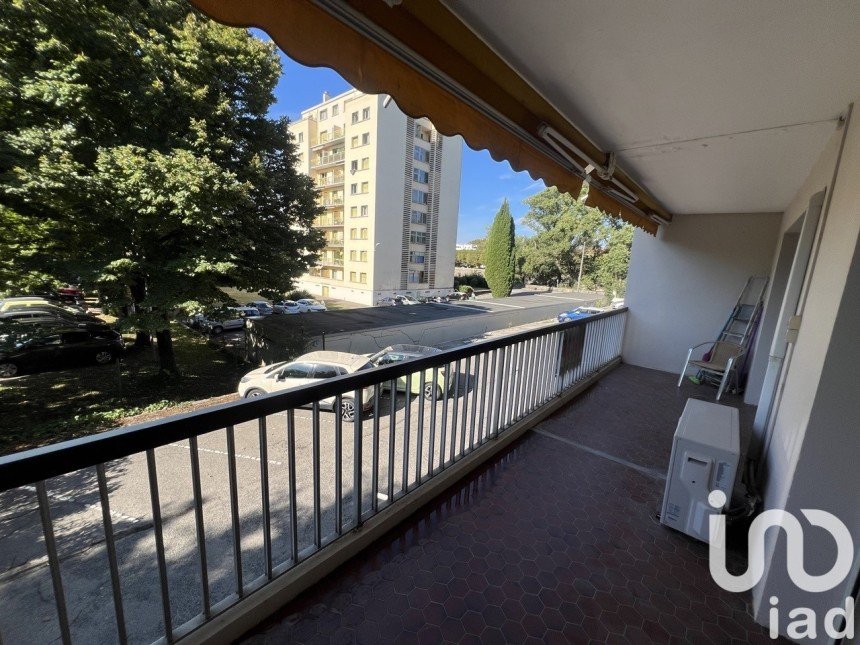 Apartment 3 rooms of 92 m² in Montélimar (26200)