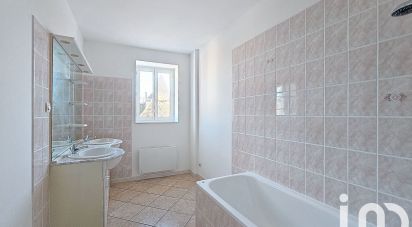 Appartement 4 pièces de 85 m² à Cosne-Cours-sur-Loire (58200)