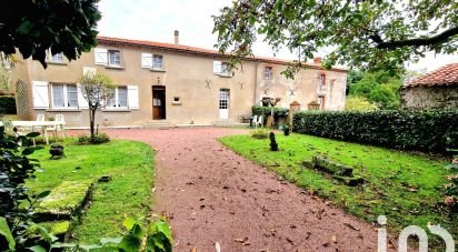 Estate 10 rooms of 145 m² in Saint-Hilaire-le-Vouhis (85480)