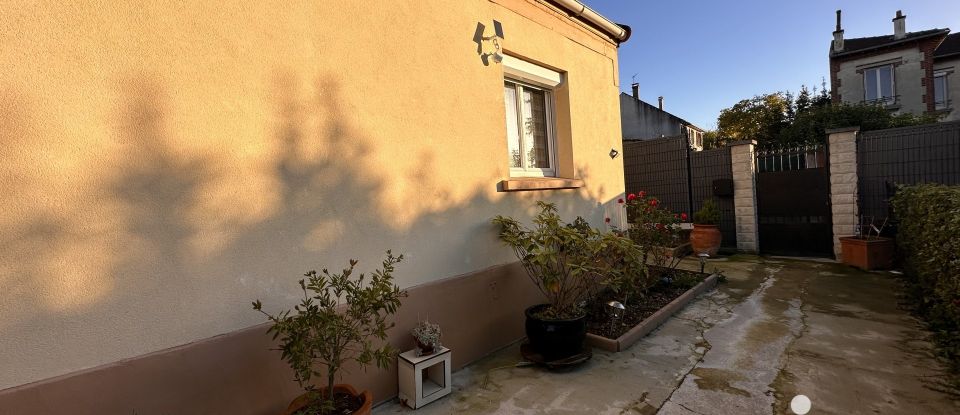 House 4 rooms of 80 m² in Cachan (94230)