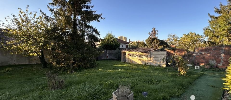 Land of 430 m² in Cachan (94230)