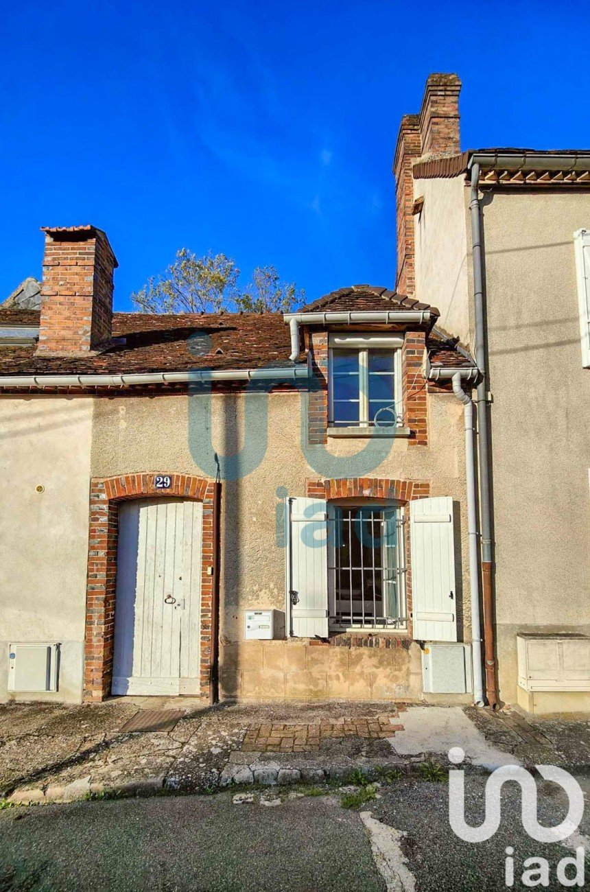 Town house 2 rooms of 48 m² in Villeneuve-sur-Yonne (89500)