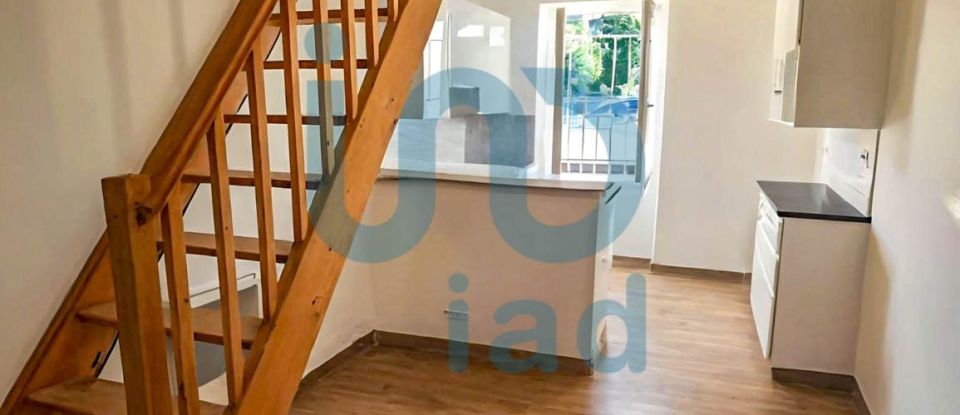 Town house 2 rooms of 48 m² in Villeneuve-sur-Yonne (89500)