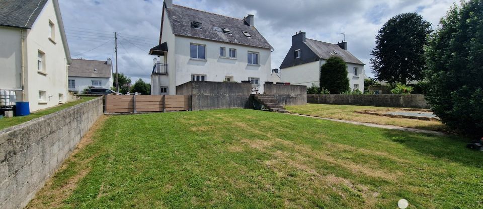 Traditional house 5 rooms of 111 m² in Châteauneuf-du-Faou (29520)