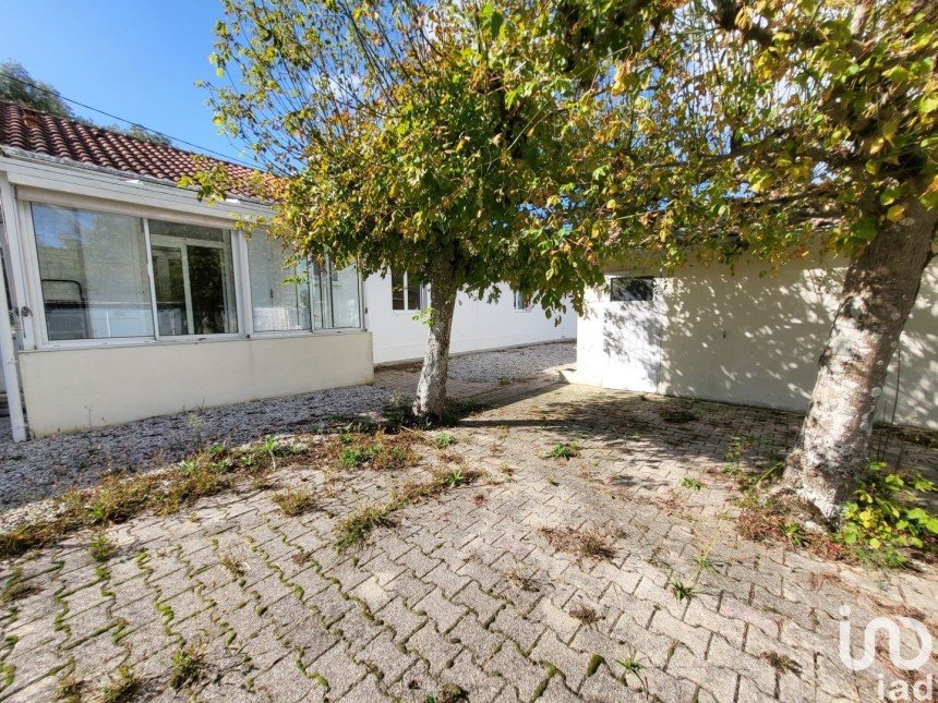 House 4 rooms of 100 m² in Le Verdon-sur-Mer (33123)