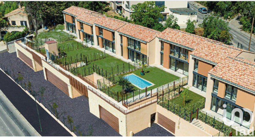 House 4 rooms of 93 m² in Éguilles (13510)