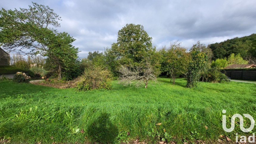 Land of 735 m² in Lussault-sur-Loire (37400)