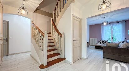 Maison traditionnelle 7 pièces de 175 m² à Othis (77280)