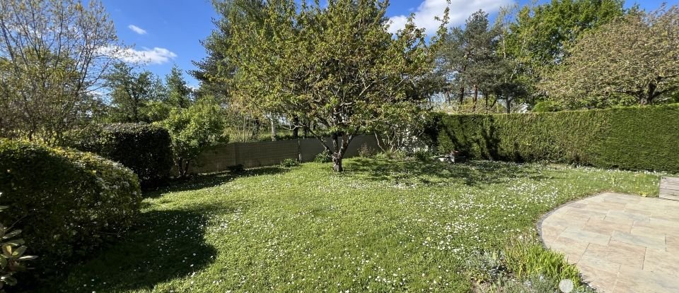 Pavillon 5 pièces de 106 m² à Saint-Barthélemy-d'Anjou (49124)