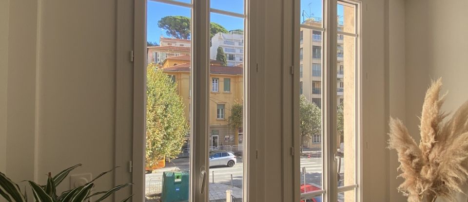 Apartment 3 rooms of 64 m² in Nice (06100)