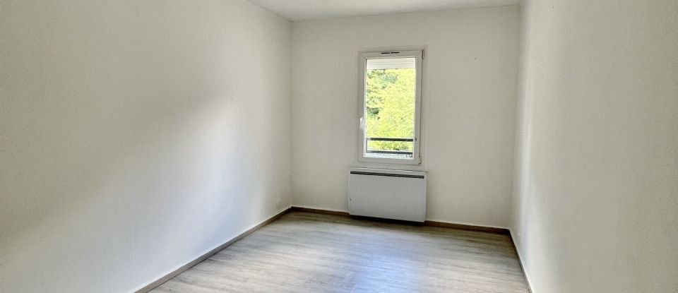 Appartement 4 pièces de 84 m² à Évry (91000)