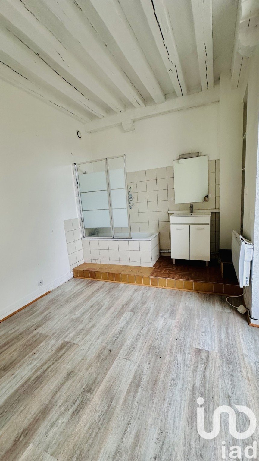 Apartment 2 rooms of 32 m² in Linas (91310)