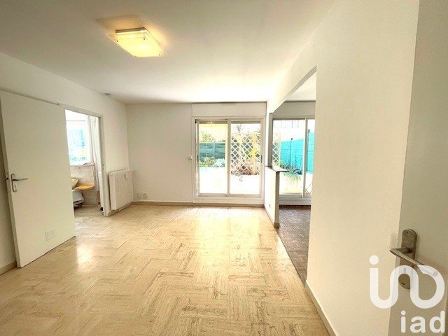 Apartment 2 rooms of 39 m² in Nice (06000)