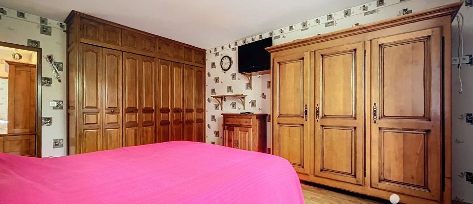 Traditional house 5 rooms of 205 m² in Le Mesnil-sur-Oger (51190)