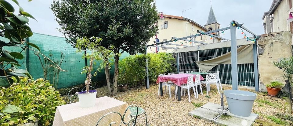 Maison 5 pièces de 130 m² à Malintrat (63510)