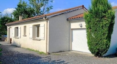 Maison 4 pièces de 86 m² à La Roche-Noire (63800)