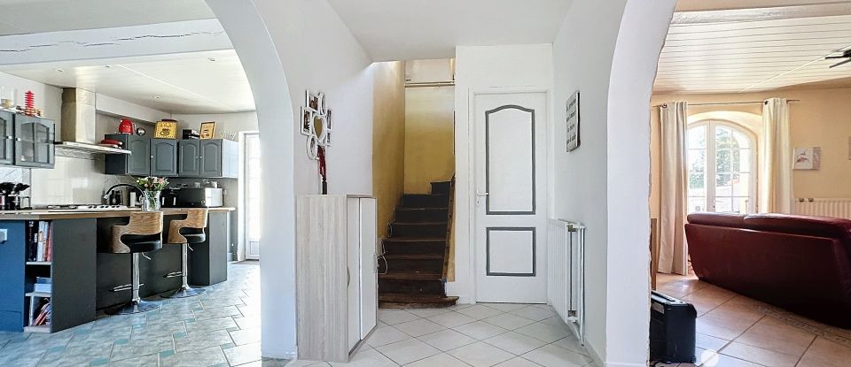 Maison de village 4 pièces de 127 m² à - (16270)