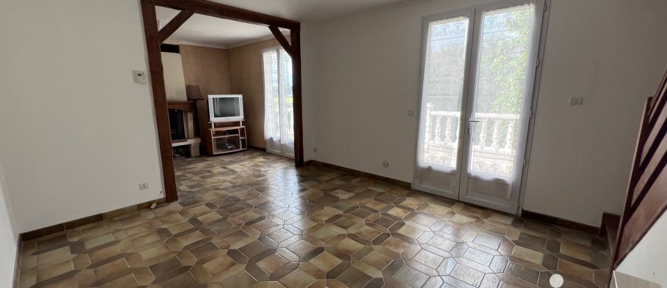 Maison 5 pièces de 89 m² à Chéroy (89690)