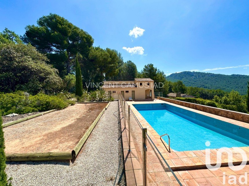 Maison 10 pièces de 325 m² à La Cadière-d'Azur (83740)