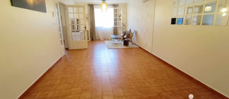 Traditional house 6 rooms of 118 m² in Nîmes (30000)