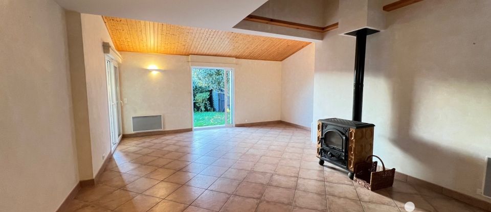 Traditional house 5 rooms of 100 m² in Bretignolles-sur-Mer (85470)