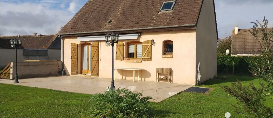 Maison traditionnelle 5 pièces de 110 m² à Ézy-sur-Eure (27530)