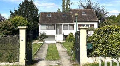 House 6 rooms of 130 m² in Guernes (78520)