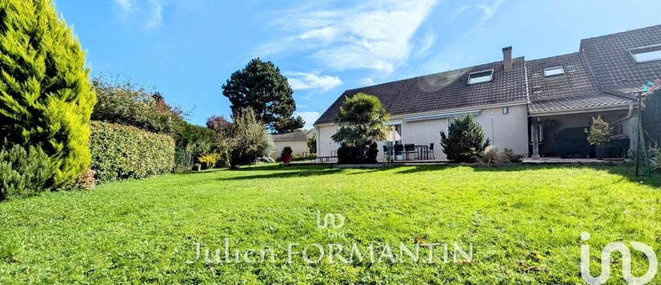 Maison 7 pièces de 143 m² à Claye-Souilly (77410)