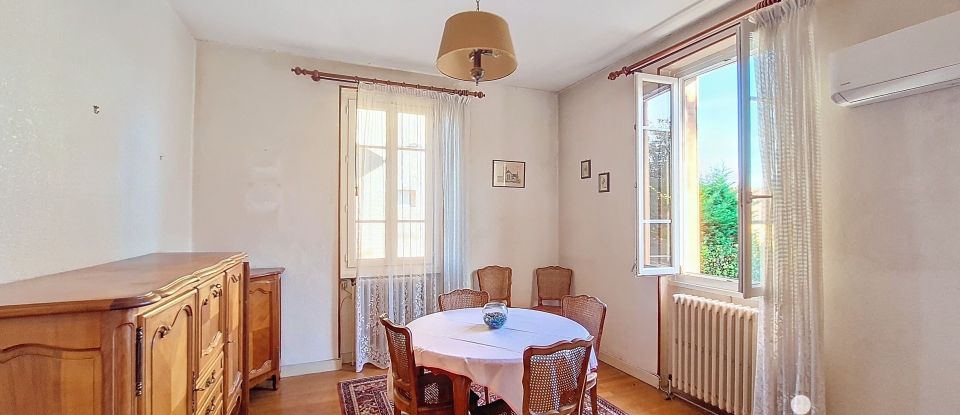 Traditional house 4 rooms of 92 m² in Saint-Denis-lès-Bourg (01000)