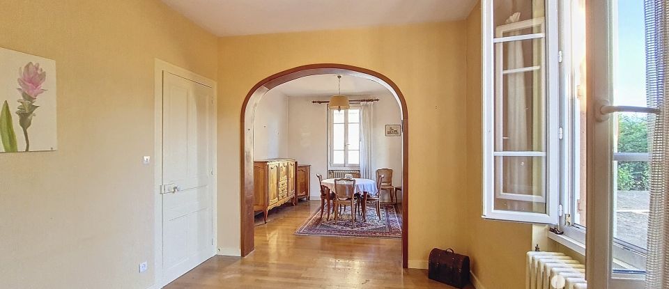 Traditional house 4 rooms of 92 m² in Saint-Denis-lès-Bourg (01000)