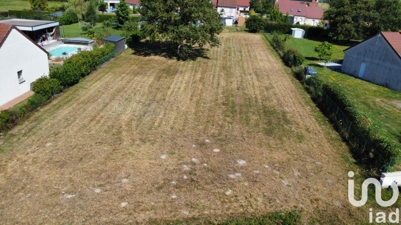 Terrain de 1 694 m² à Neuilly-le-Réal (03340)